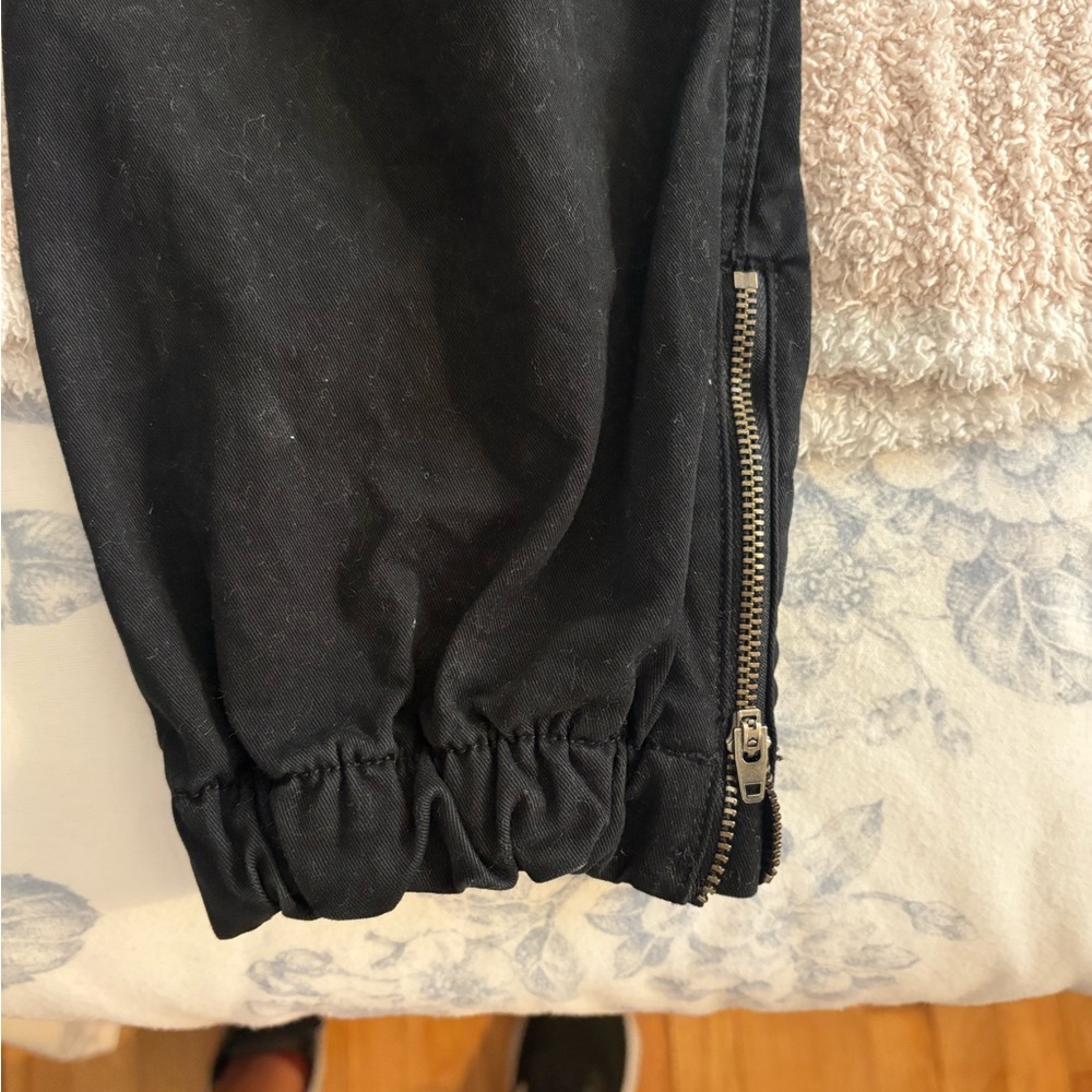 Banana Republic Black Cargo Pants - Picture 5 of 5